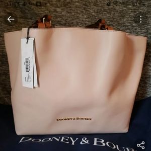 Dooney & Bourke Large Blush Flynn NWT